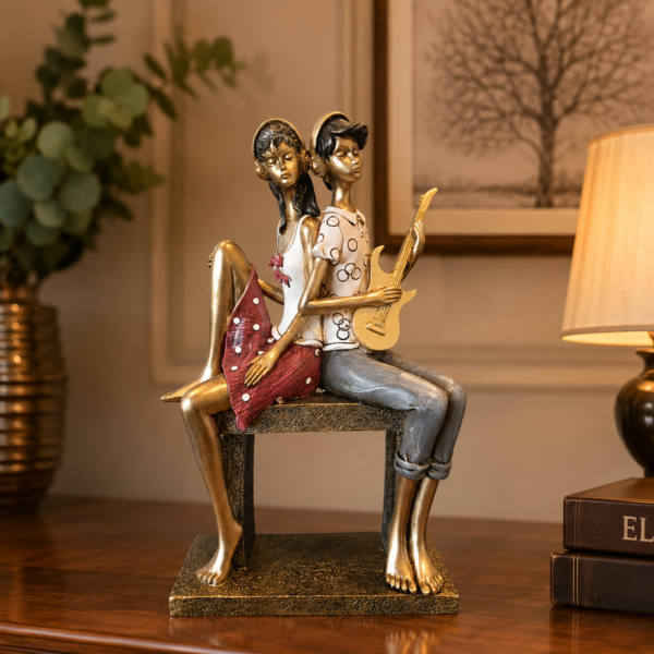 COUPLE ON BENCH