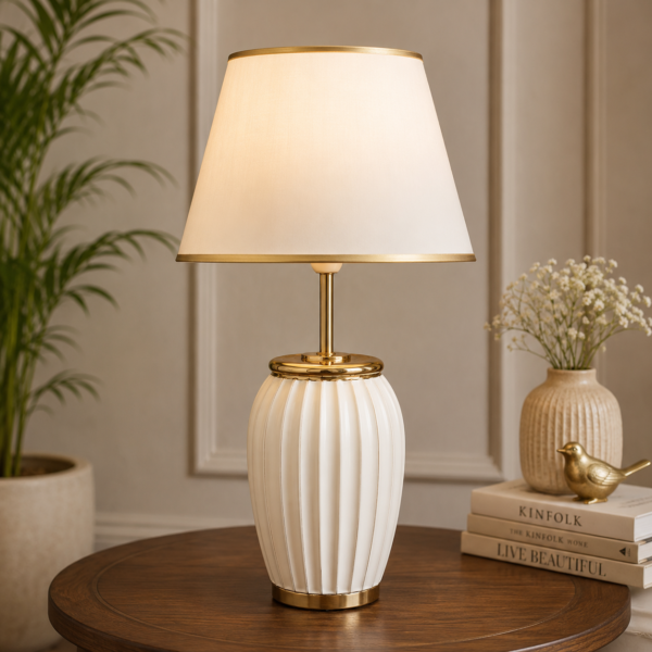 RIBBED LAMP WITH SHADE